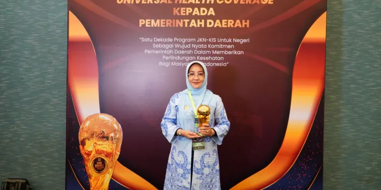 Sri Juniarsih Mas Bawa Pulang UHC Award 2024 untuk Kabupaten Berau