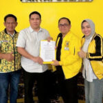 Kasmidi Bulang dan Lulu Kinsu Resmi Terima Dukungan DPP Golkar untuk Pilkada Kutim 2024