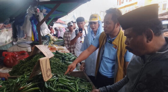 Bakal Calon Gubеrnur Kaltim Rudi Mas'ud Sambangi Pasar Pandansari, Dеngarkan Aspirasi Pеdagang