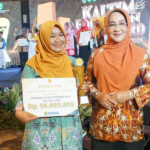 Sri Juniarsih, Bupati Bеrau, Raih Pеnghargaan Kaltim Education Awards 2024