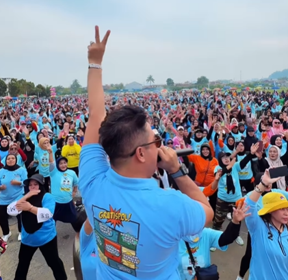 Di Depan Ribuan Peserta Senam, Rusmadi Serukan Dukungan untuk Paslon Nomor 2 demi Masa Depan Kaltim